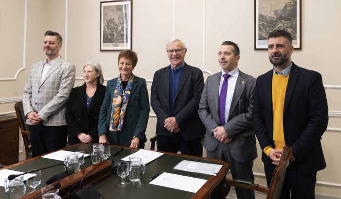 Reunión con el alcalde y concejales de miembros de la UV y UPV